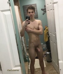 selfies naked 5defdf7177306.jpg