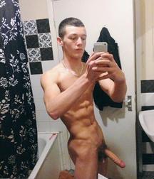 selfies naked 5defdf7486c83.jpg