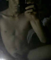 selfies naked 5defdf8961e44.jpg