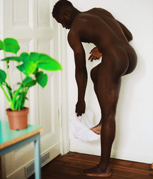 round  asses 5df12cc39e254.jpg