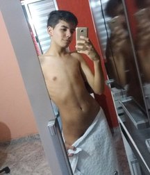 selfie with the towel 5df12d764e158.jpg