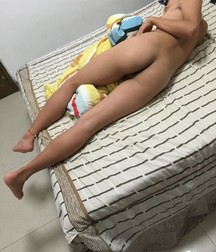 sleeping with her bare ass 5df390fd701f7.jpg