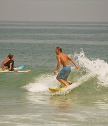 surf lovers 5df4e03bd48f9.jpg