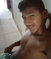 adorable boys 5df6438eee396.jpg