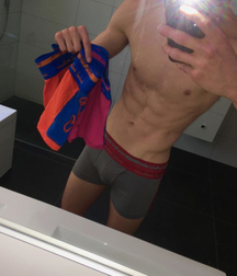 selfies with discretion 5df78618b65de.png