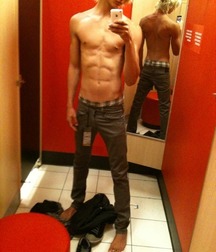 selfies with discretion 5df7861c6dcd9.jpg