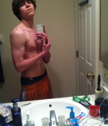selfies with discretion 5df7862dcf98a.jpg