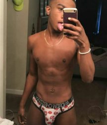 selfies with discretion 5df786419d64a.png