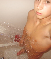 the boys who take a shower 5dfa40784ade7.jpg