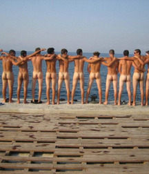 straight boys have a nice ass 5dfa4167de4f2.jpg