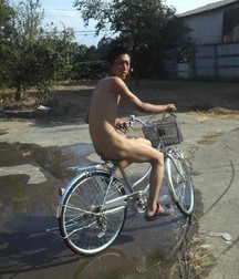I like cycling while remaining naked 5dfceb03141a1.jpg