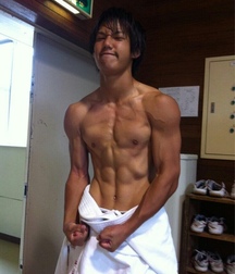 what's under the towel 5dfceb895d54e.jpg