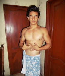 what's under the towel 5dfceb93e4291.jpg