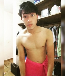 what's under the towel 5dfceba1f1aad.jpg