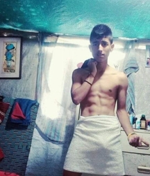 what's under the towel 5dfceba3ae11f.jpg