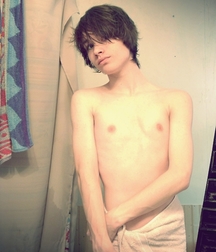 what's under the towel 5dfcebabc5f68.jpg