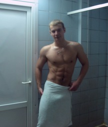 what's under the towel 5dfcebb48e246.jpg