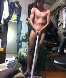 the shyness of Japanese boys 5dfdefce60ea8.jpg