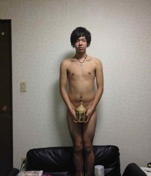 the shyness of Japanese boys 5dfdefd342e62.jpg