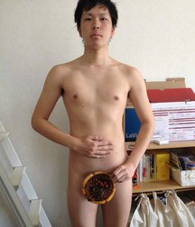 the shyness of Japanese boys 5dfdefe461011.jpg