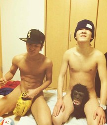 the shyness of Japanese boys 5dfdefe9421d6.jpg