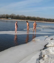 I'm not afraid of cold water 5dfdf0cfa3db8.jpg