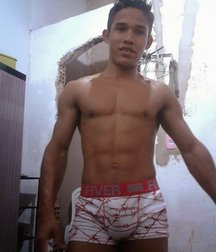 boys are also beautiful in their underwear 5e00fad845887.jpg