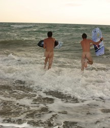 boys love to surf 5e021dd889211.jpg