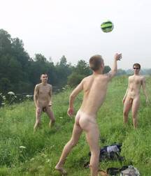 the strange world of straight guys 5e0640ac0cdd0.jpg