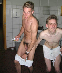 the strange world of straight guys 5e0640c140d1b.jpg