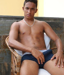 swells in his underwear 5e0dfac706b5a.jpg