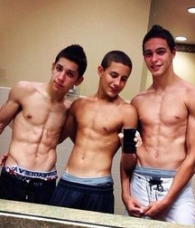 a selfies with friends amateur boys 5e10c1e8e246e.jpg