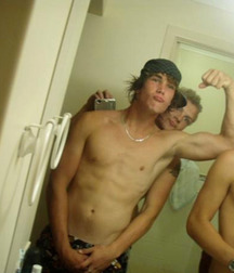 a selfies with friends amateur boys 5e10c1f17935d.jpg