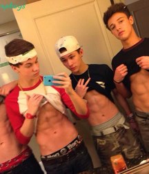 a selfies with friends amateur boys 5e10c20755dc4.jpg