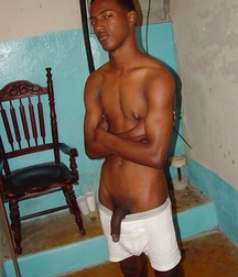 look: the boy lowers his underwear 5e1362847ba4a.jpg