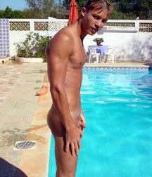 hot guys in the pool 5e179aff7a528.jpg