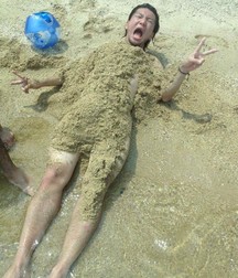 fun games with the sand 5e179b6ce3df0.jpg