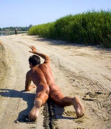 fun games with the sand 5e179b96a02f7.jpg