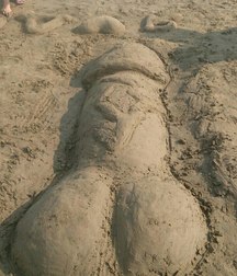 fun games with the sand 5e179b9f561b5.jpg