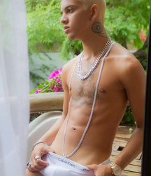 I only use white underpants 5e1de7557d461.jpg