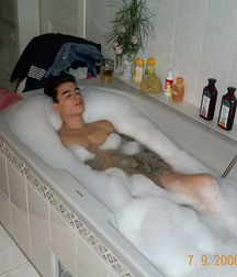 nude boys in the bath with foam 5e1f87f750c05.jpg