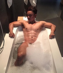 nude boys in the bath with foam 5e1f880f594b0.jpg