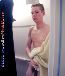 the boy must wipe his skin 5e22045abf28a.jpg