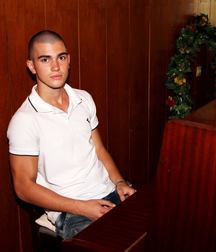 cool boys 5e24892eb64b9.jpg
