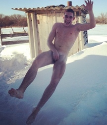 funny boys on the snow 5e28a4adb5ba9.jpg