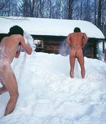 funny boys on the snow 5e28a4b2c9f83.jpg