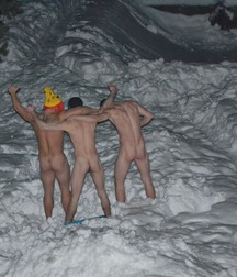 funny boys on the snow 5e28a4b8a8603.jpg
