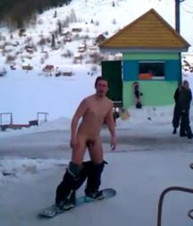 funny boys on the snow 5e28a4c7e2b80.jpg