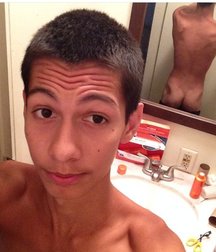 selfies and asses 5e2b59c689f4b.jpg
