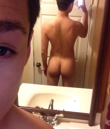 selfies and asses 5e2b59dc36103.jpg